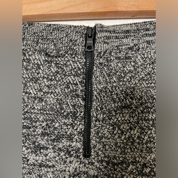 Alice + Olivia Wool Soft Knit Pencil Skirt - Picture 14 of 16